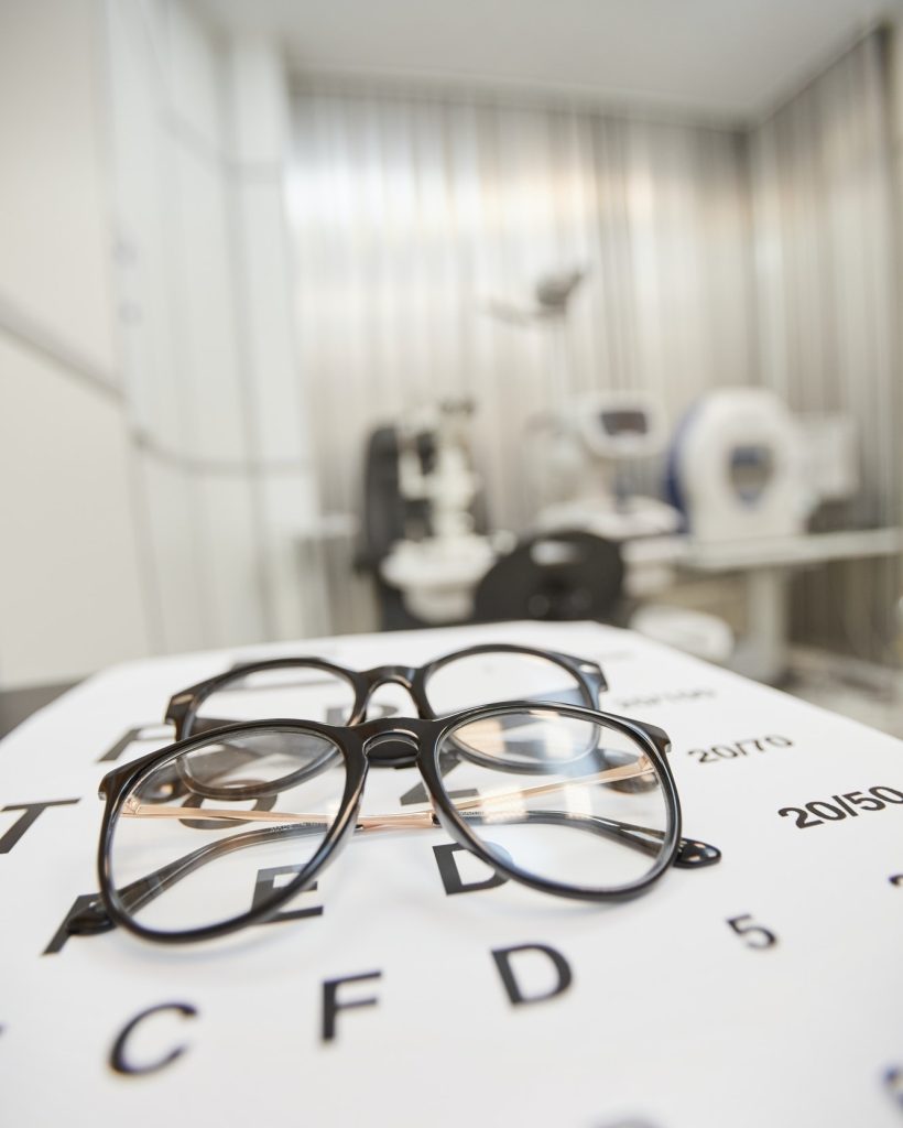 glases-fitting-at-vision-test
